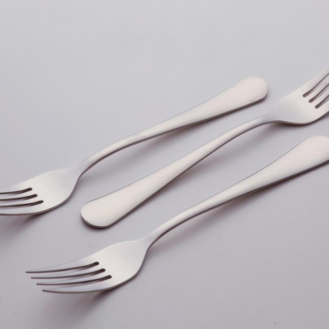 Z výuky Fotografování lesklých předmětů, příbory